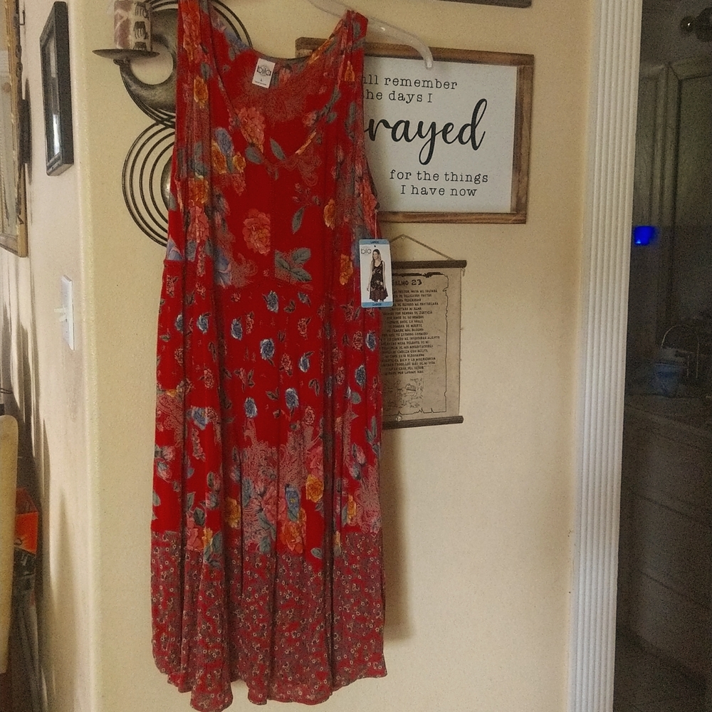 Bila L red floral